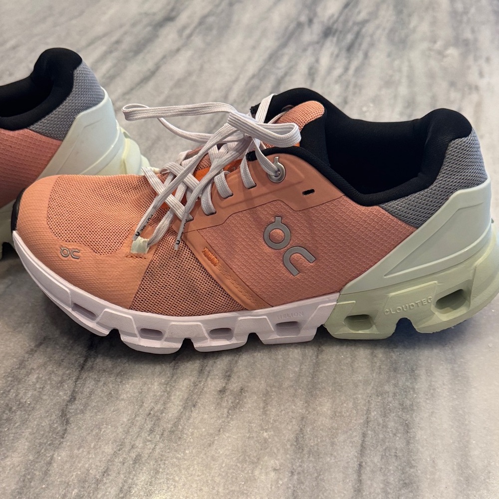 On Running Cloudflyer Women's Athletic Shoes - Picture 4 of 9